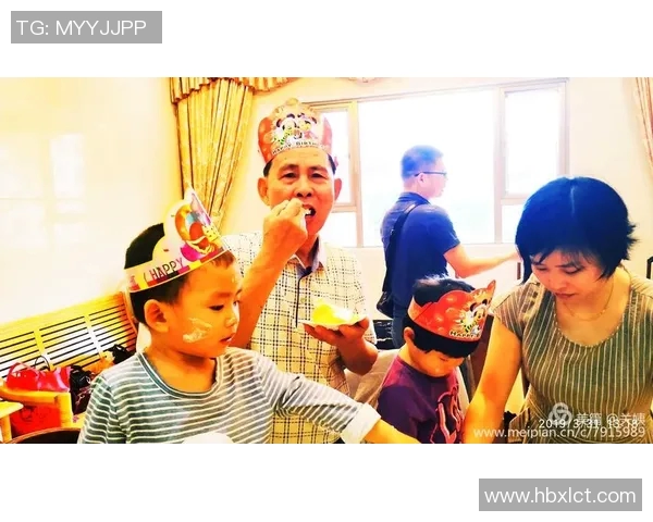 韩国足球明星携手子女共度温馨时光展现家庭幸福生活 韩国足球明星携手子女共度温馨时光展现家庭幸福生活